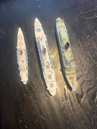 R61 Lot Of 3 Diecast Metal Ships