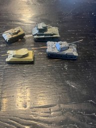 R66 Lotof 4 Die Cast Metal Military Tanks