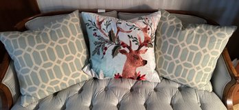 3 Decorative Pillows Incl. Reindeer - Fb12
