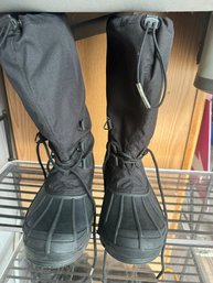 #950 Men's Sorel Snow Boots Size 10