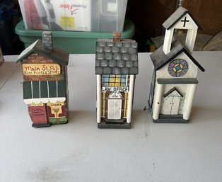 #976 Lot Of 3 Decorative Houses