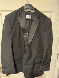 #54 Men's Tuxedo 4 Pieces Plus Jewelry - Vest - M, Shirt 34/35 Reg, Jacket 32/34, Pants 3234