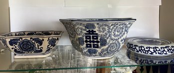 Blue And White Collection: 2 Bowls And An Exceptional Base - C36