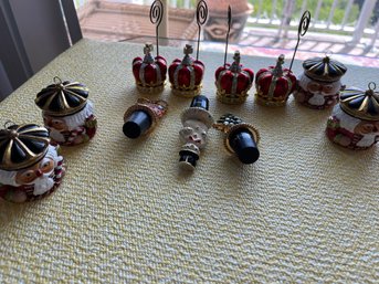 Holiday Place Card Holder Lot Of 8 Pcs And 3 Wine Stoppers - L62