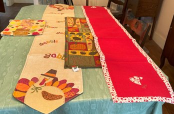 #473 Lot Of 4 Table Runners (various Sizes)