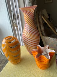 Orange And Tangerine Colored Decorative Vases - 2D25