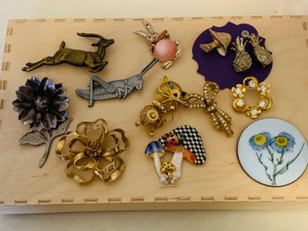 Brooch Lot