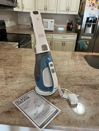 Black And Decker Cordless Hand Vacuum - LV41