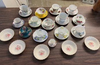 14 Bone China Tea Cups/saucers, 5 Fruit Bowls & 1 Demi Cup/saucer: Shelley, Royal Chelsea, Queen Anne... - B15