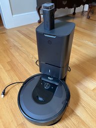 IRobot I7 Roomba With Tower Docking Station And Manual - F36