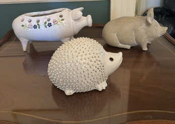 #93 Lot Of 4 Decorative Pottery ( Pigs & Porcupine)