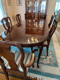 Thomasville Mahogany Dining Table With 6 Chairs, Custom Pads & 2 Leaves As Shown - D1