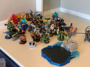 SKYLANDERS Lot!! Check It Out