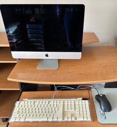 Apple 2017 Computer, Key Board And Mouse - O16