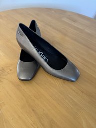 #84 - Calvin Klein Size 8 New Flat Shoes