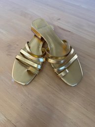 #92 Vince Camuto Ladies Gold Sandals Size 8