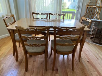Laminate Top And Wood Table With Two Leaves And Six Chairs With Upholstered Chairs - K06