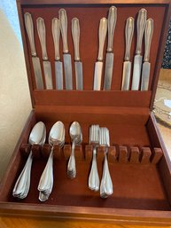 Silver Plated Flatware .. Wm.Rogers 45 Pc With Box