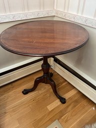 Antique Round Table - Dr21