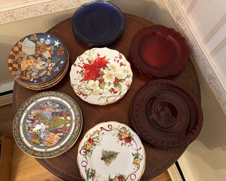 Assorted Christmas Dishes - 24 Total - Dr44