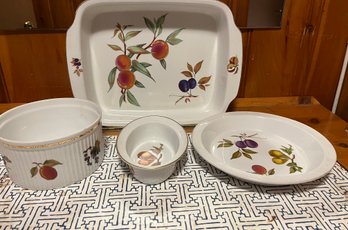 Royal Worcester Oven To Table Lot Of 4 - B09