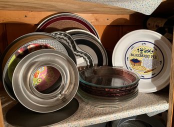 Spring Form And Pie Plate Lot Of Baking Essentials Includes Blueberry Pie Plate - B17