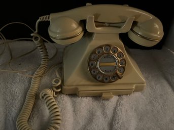 Retro Vintage Push Button Telephone - Bd04