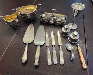Silver Plate And Sterling Lot Includes Serving Utensils And Salt And Pepper Shakers - Dr004