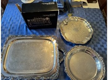 DR#900 Lot Of 4 Silverplate Trays