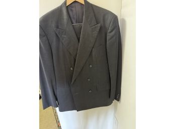 BCL#929 Gucci Suit 100 Wool Size 42R Jacket & 36 Pant