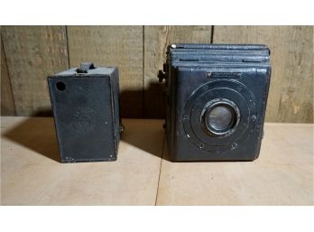 2 CAMERA LOT -POPULAR PRESSMAN AUTO/ALDIS BUTCHER BROWNIE