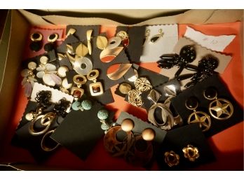 COSTUME JEWELRY LOT # 10