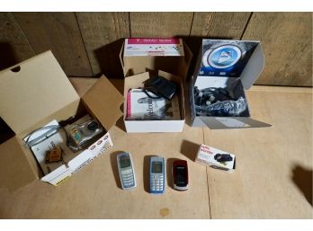 ELECTRONIC LOT/CELL PHONES/CAMERAS