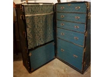 TRAIN/STEAMER TRUNK- DRAWERS, CLOTHES RACK