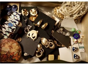 COSTUME JEWELRY LOT # 8