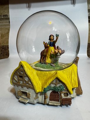 Disney 'someday My Prince Will Come' Musical Snow White Globe ( No Water)