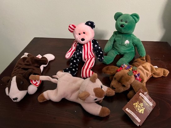 A Group Of 5 Beanie Babies