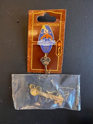2 Disney Pins In Original Packaging Limited Edition Goofy And Mickey Key