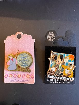 A PAIR OF MOTHER'S AND FATHER'S DAY DISNEY PINS  2009