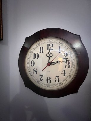 Howard Miller Quartz 12' Wall Clock