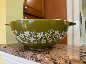 Large Open Bowl Spring Crazy Daisy 4 Qt  Avocado And White Pyrex Bowl