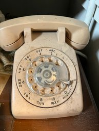 Rotary Table Top Telephone!