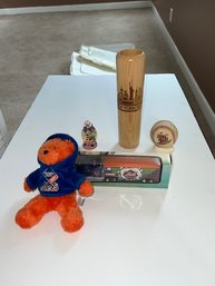 New York Mets Memorabilia Including 1999 Limited Edition, Snow Globe And