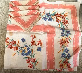 Vintage Square Table Cloth And Set Of 4 Napkins