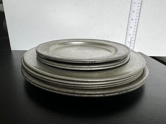 Group Of Pewter Plates 3 Sizes Woodbury Pewterers  ( 4, 4, And 2 Of Each)