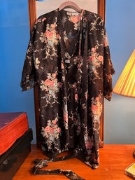 2 Piece Floral On Black Ground Robe And Negligee Size XL