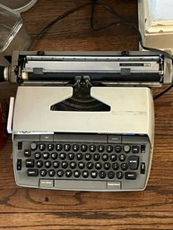 Retro Smith Corona 250 Electric Typewriter