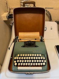 Vintage Smith Corona Sterling Typewriter In Original Case