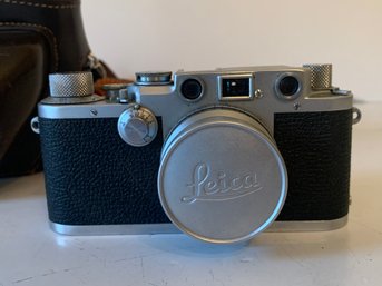 Leica Ernest Leitz Wetzlar Lens  35mm Camera 585845 With Case