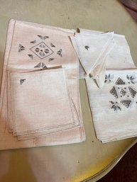 2 Sets Napkins And LINEN Table Cloth Embroidered